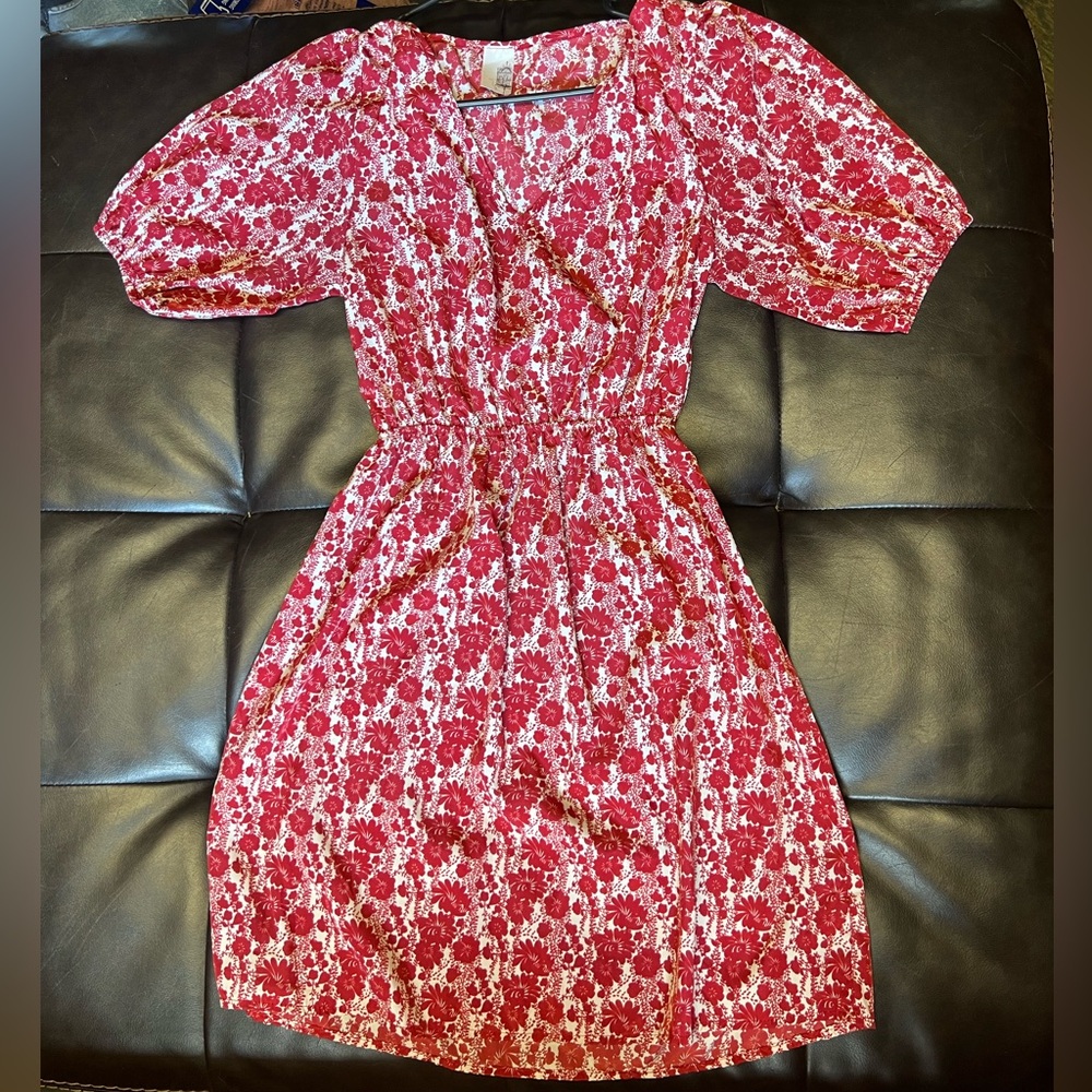 Francesca’s Women’s Red & White V-neck Dress